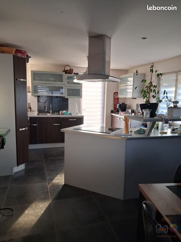 Immeuble 3 pièces 165 m² · à Village-Neuf · 165 m² · 483 000 €