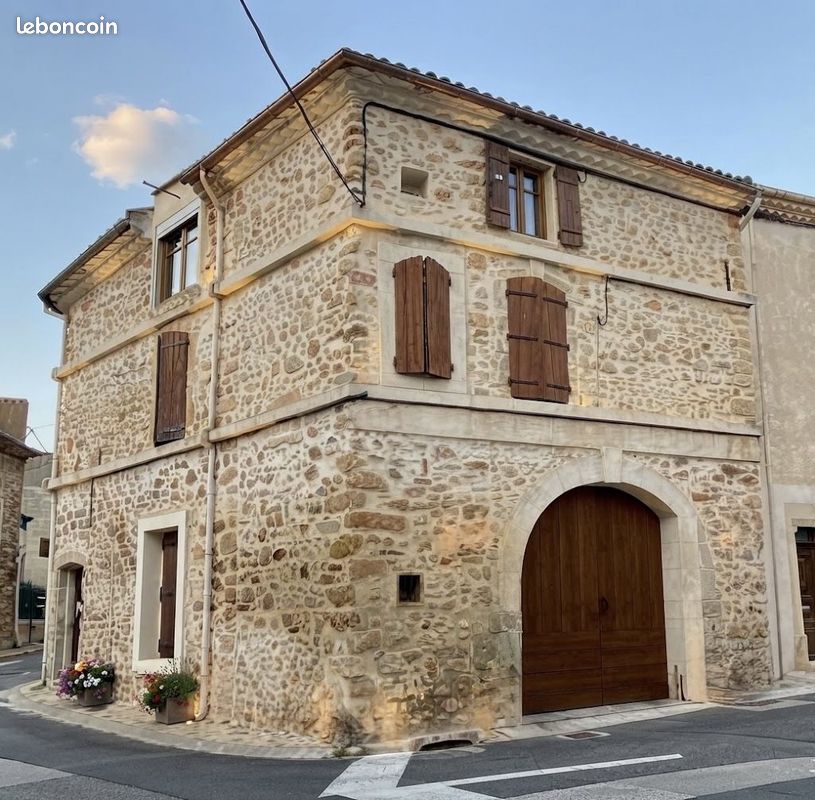 Maison 9 pièces 182 m² · à Creissan · 182 m² · 190 000 €