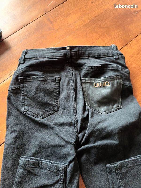 Un lot de 2 jeans marque liu jo avec strass (image 6)