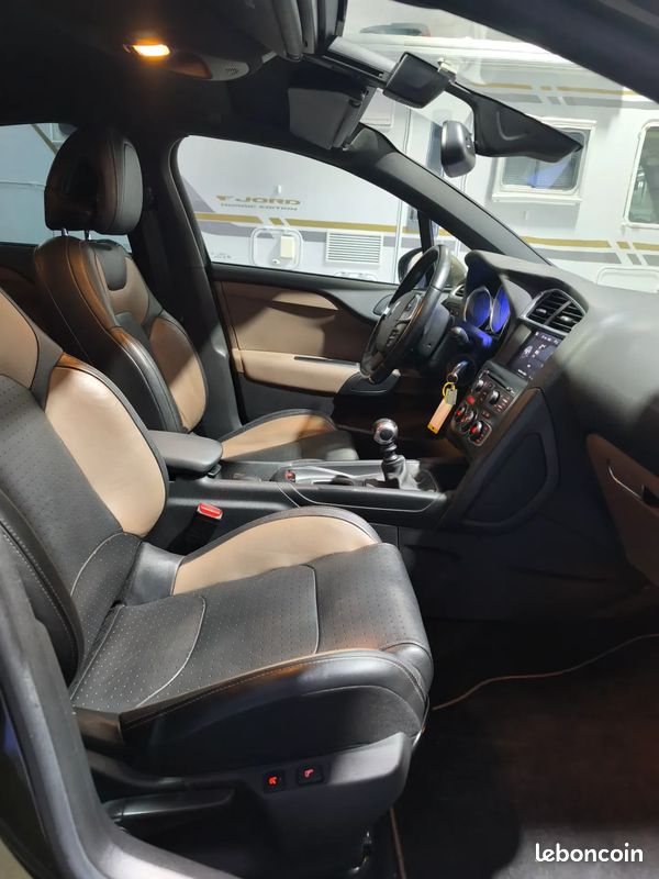 CITROEN DS4 1.6 200ch Sport Chic - 2012 - 104001 km - Faible kilométrage (image 24)