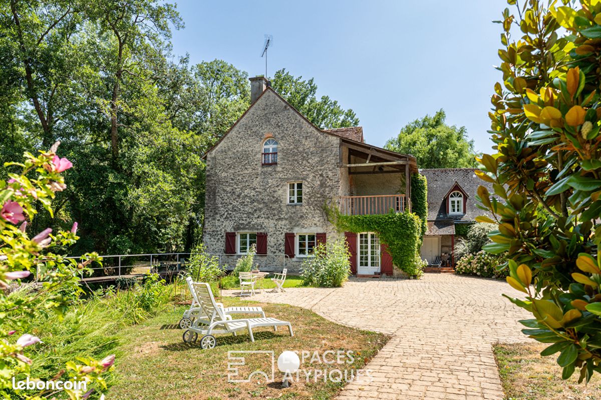Maison 6 pièces 276 m² · à Poillé-sur-Vègre · 276 m² · 580 000 €