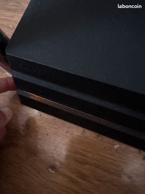 PlayStation 4 (image 5)