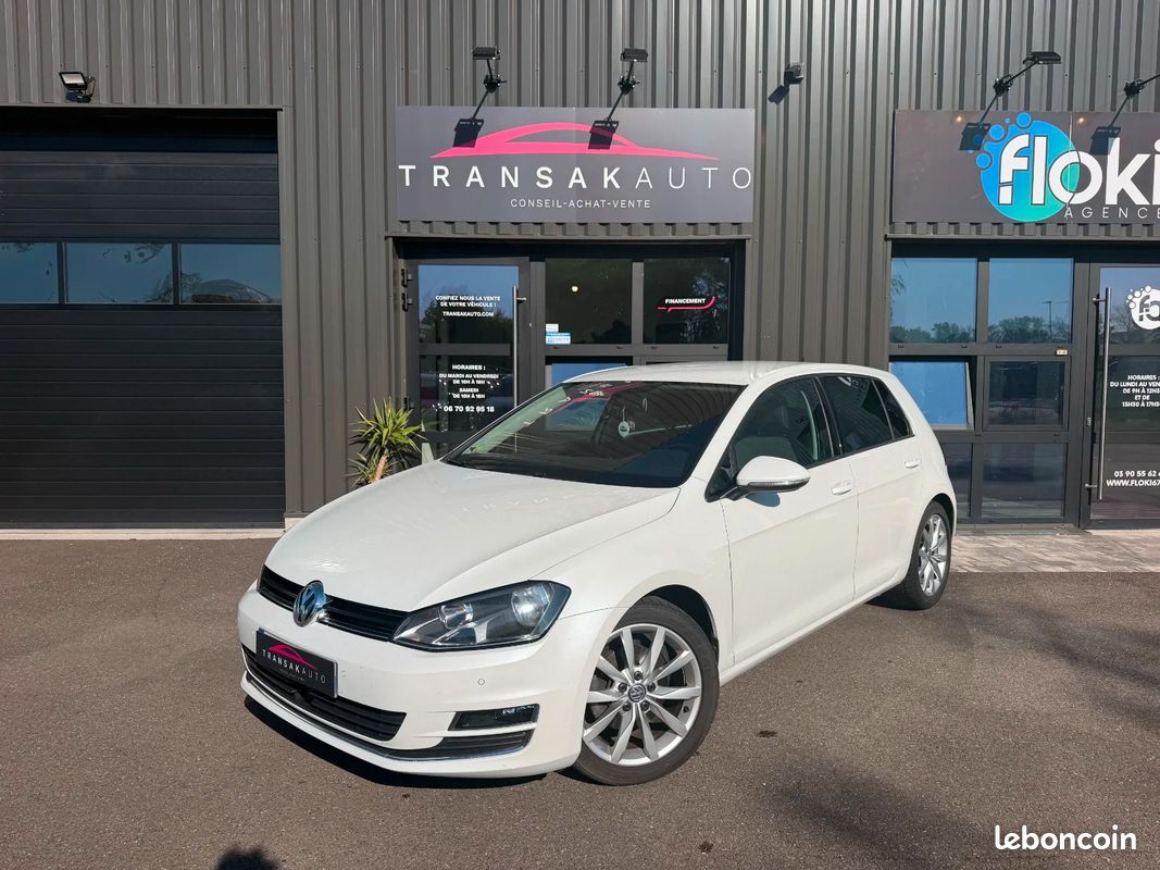 VOLKSWAGEN GOLF 7 2.0 TDI 150 ch BlueMotion Technology Carat avec GPS / RÉGULATEUR / RADAR AVANT ET ARRIÈRE (image 1)