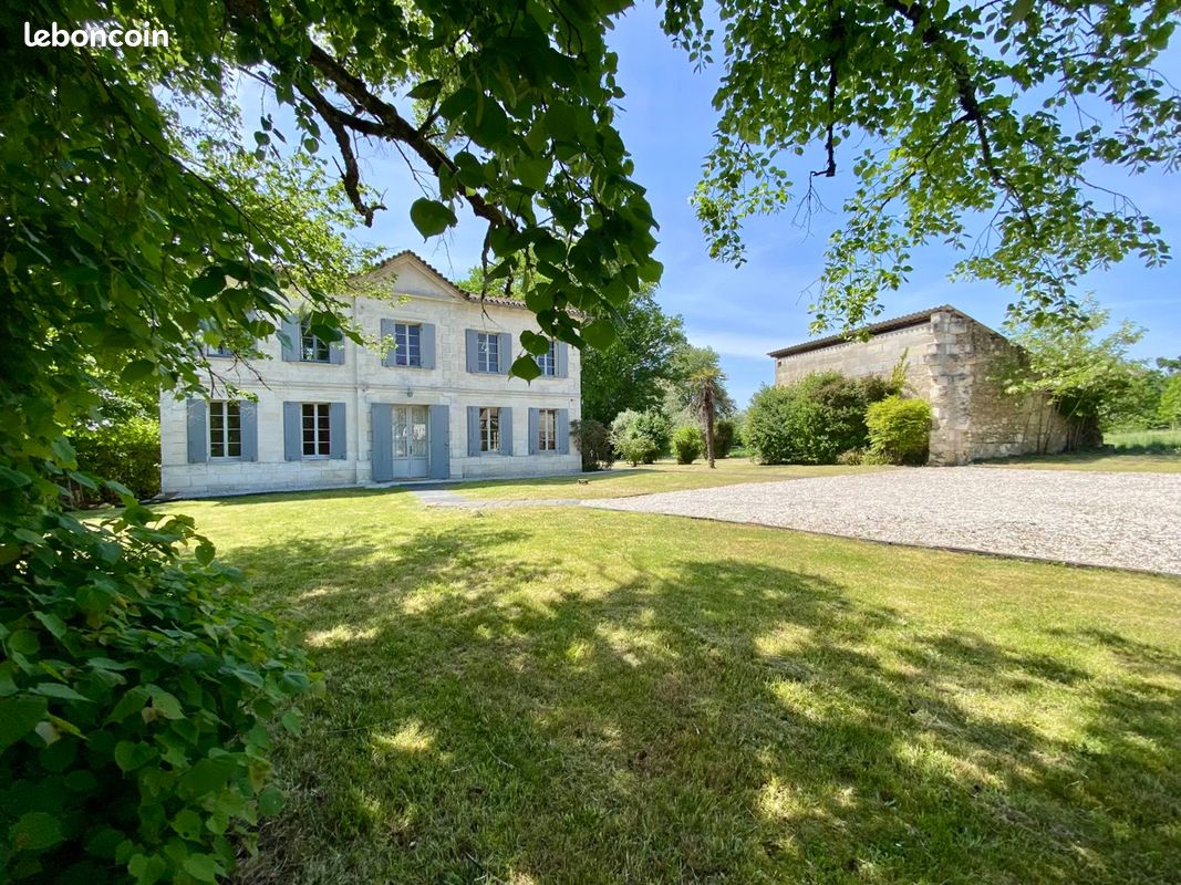 Maison 7 pièces 167 m² · à Galgon · 167 m² · 390 000 €