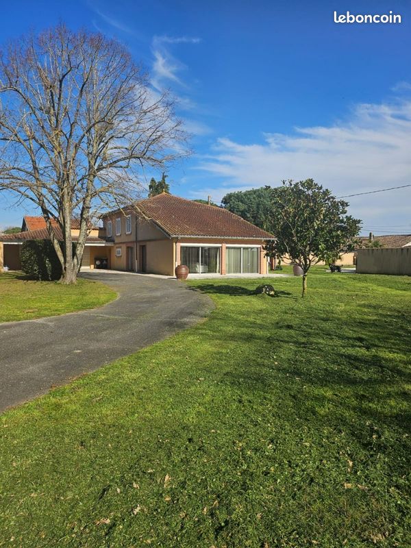 Maison 6 pièces 250 m² · à Castelnau-d'Estrétefonds · 250 m² · 745 000 €