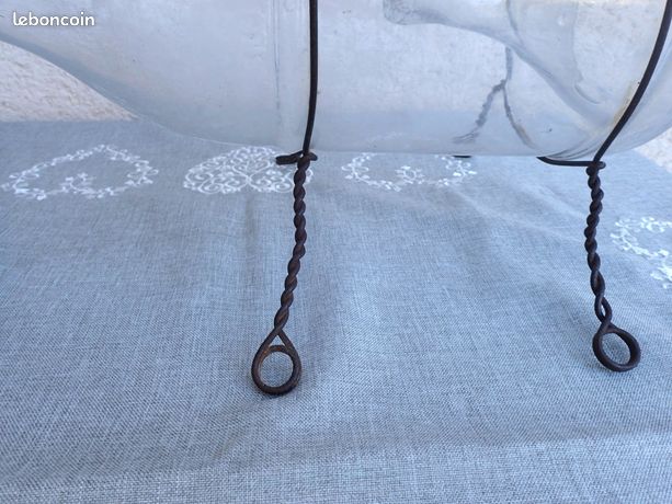ANCIENNE BOUTEILLE À vairons en verre soufflé 19 ème pêche ANCIENNE BOUTEILLE À vairons en verre soufflé 19 ème pêche
