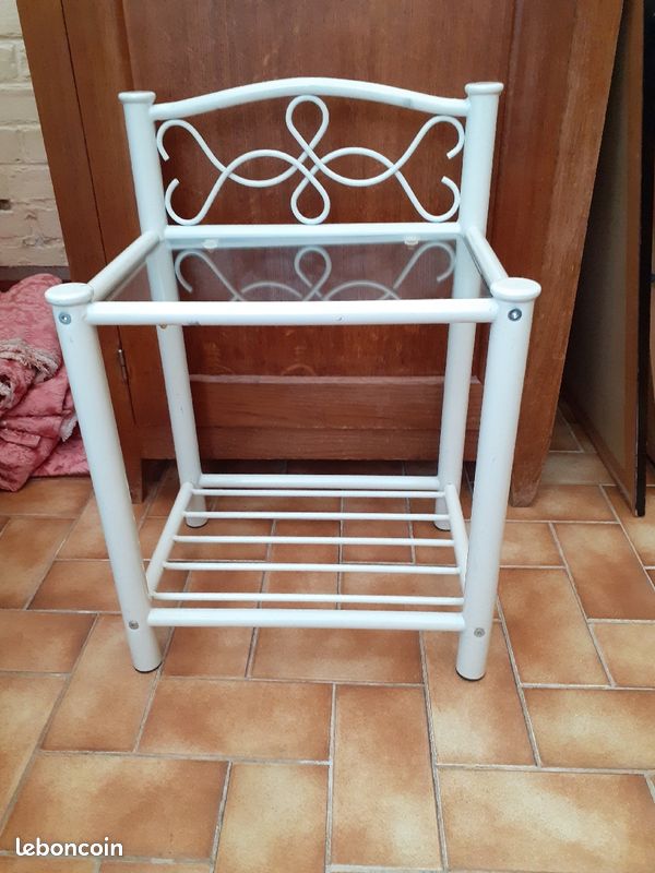 Table de chevet blanche en métal (image 3)