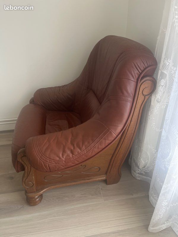 Fauteuil en cuir et bois massif (image 2)