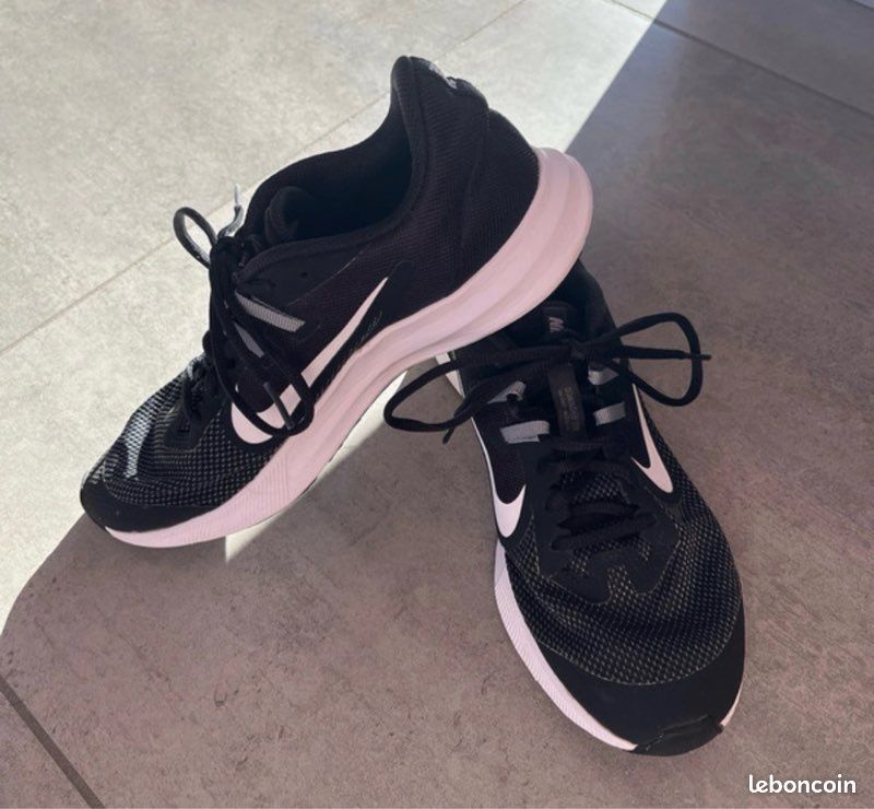 Basket Nike femme taille 40 (image 2)