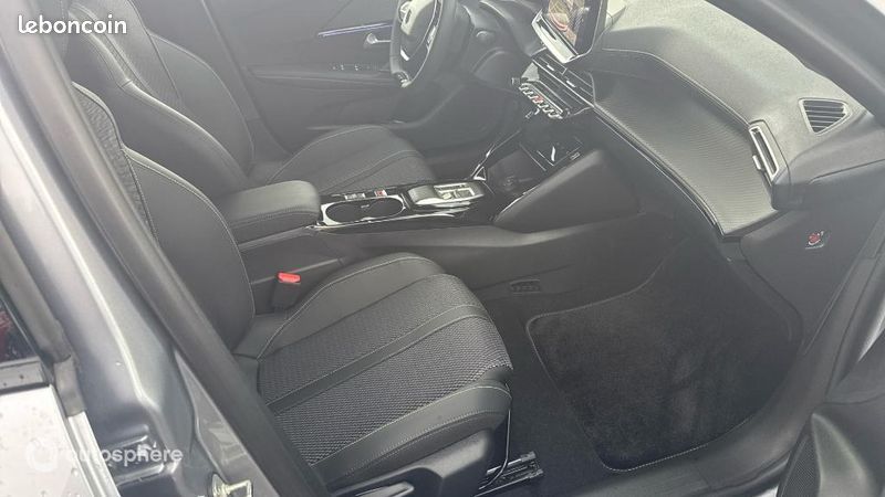 Peugeot 208 e-208 136ch GT (image 15)