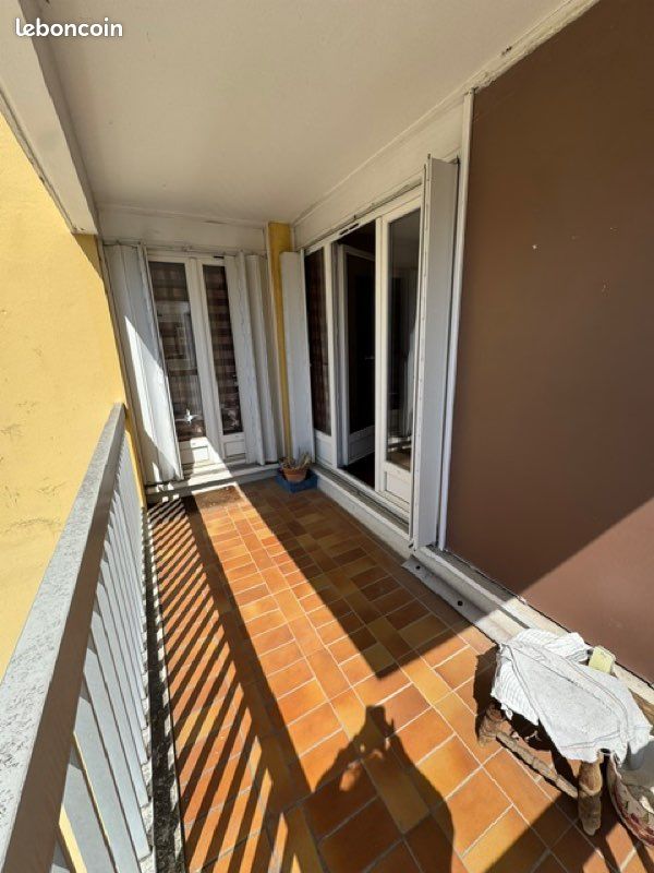Appartement 5 pièces 100 m² · à Saint-Étienne · 100 m² · 90 000 €
