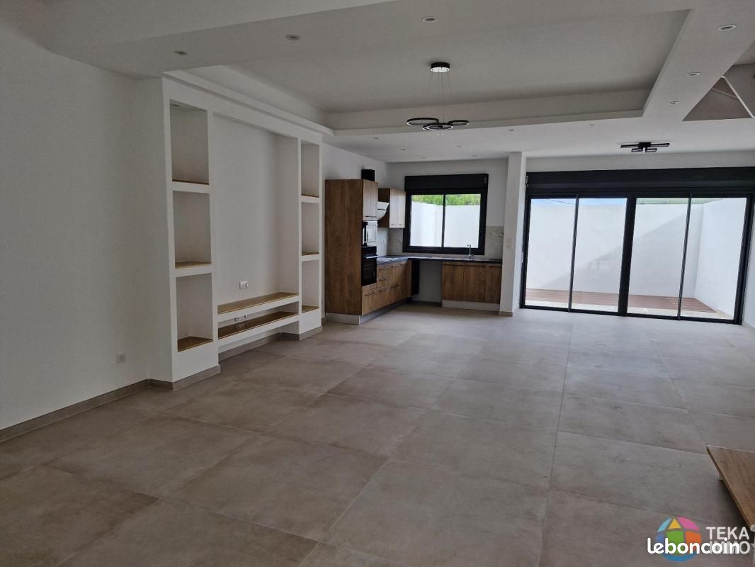 Maison 4 pièces 129 m² · à Saint-Denis · 129 m² · 2 140 €