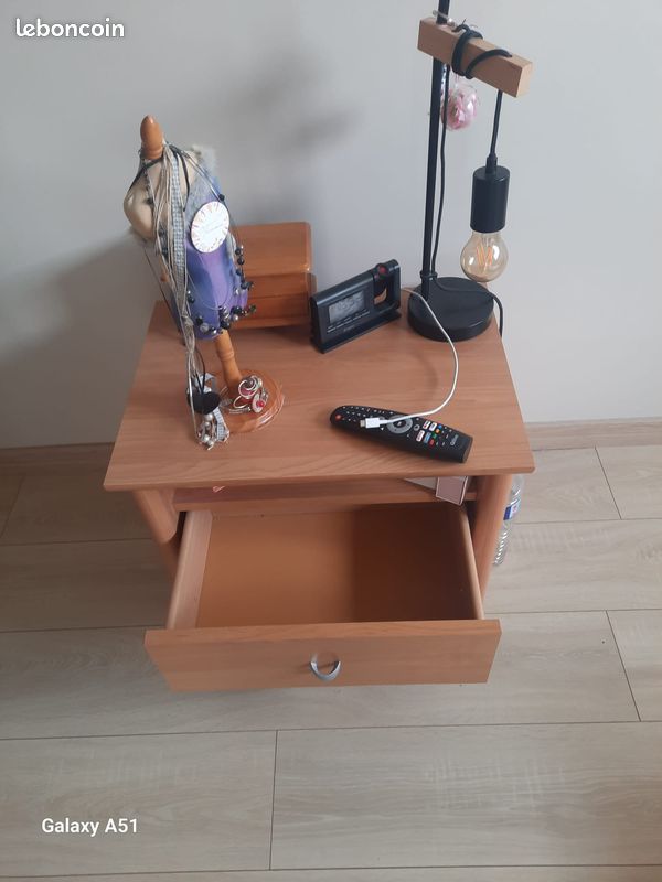 Table de nuit (image 3)
