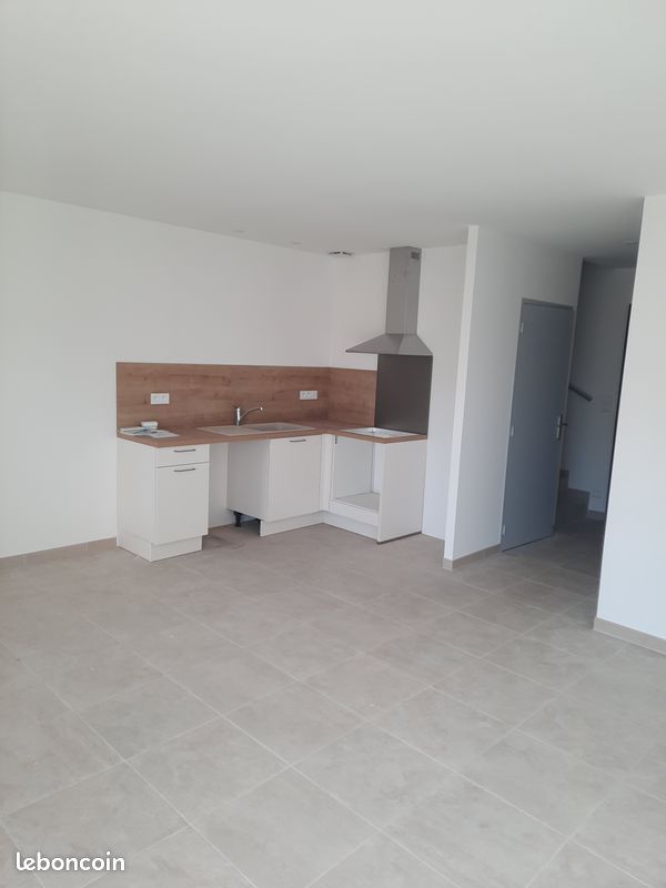 Appartement 3 pièces 69 m² · à Trans-en-Provence · 69 m² · 950 €/mois