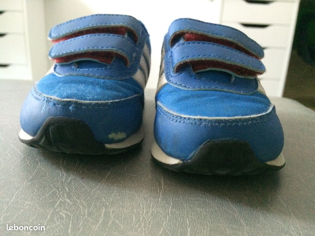 Baskets enfant ADIDAS NEO bleu bandes blanche T-21 (image 4)