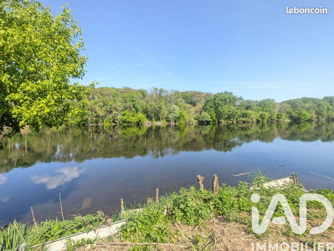 Terrain 677 m² · à Civaux · 677 m² · 14 000 €