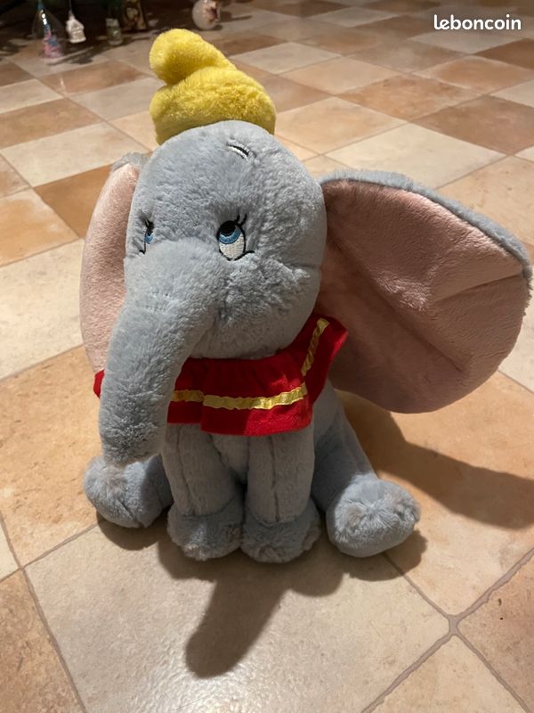 Peluche Dumbo Disney hauteur environ30cms. Hors frais de port (image 2)