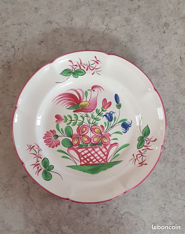 Keller and Guerin Saint Clément French Faïence Cyclamen Floral Asparagus Plate F