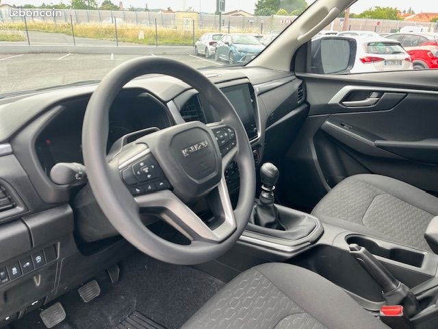 Isuzu D-MAX 2.2 DDI 164CH EVOLUTION SPACE M/T (image 15)