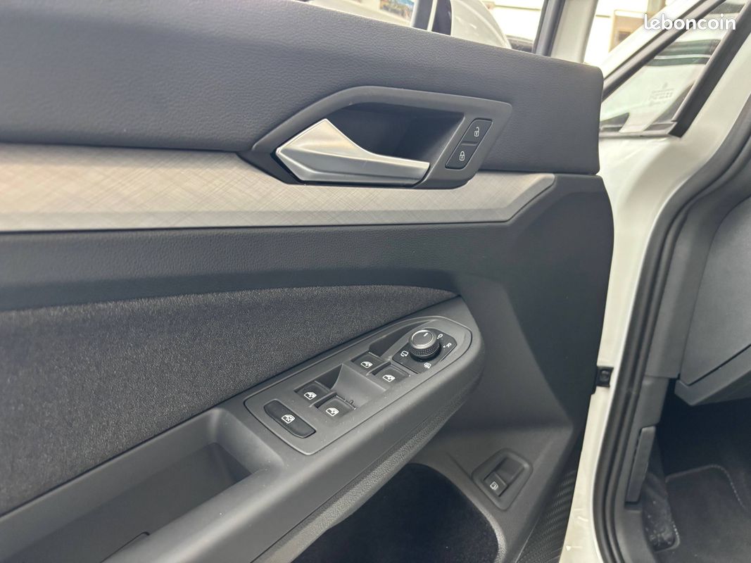 VOLKSWAGEN Golf 1.5 eHybrid 204 DSG6 VW Edition (image 14)
