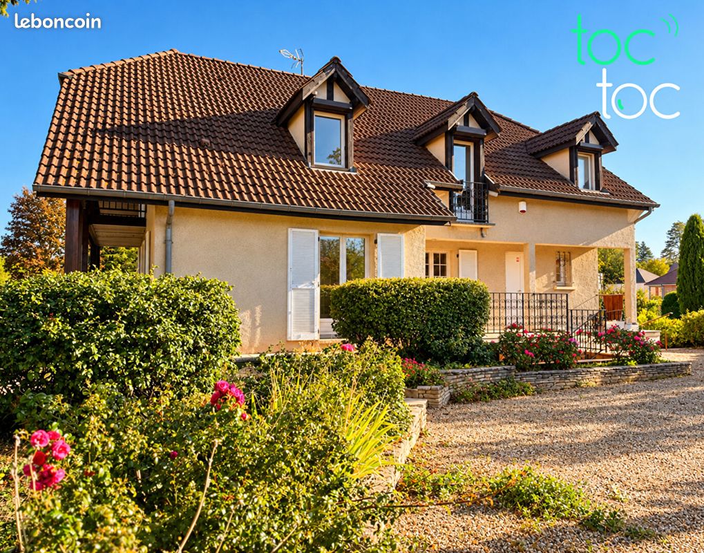 Maison 8 pièces 172 m² · à Champvans · 172 m² · 249 000 €