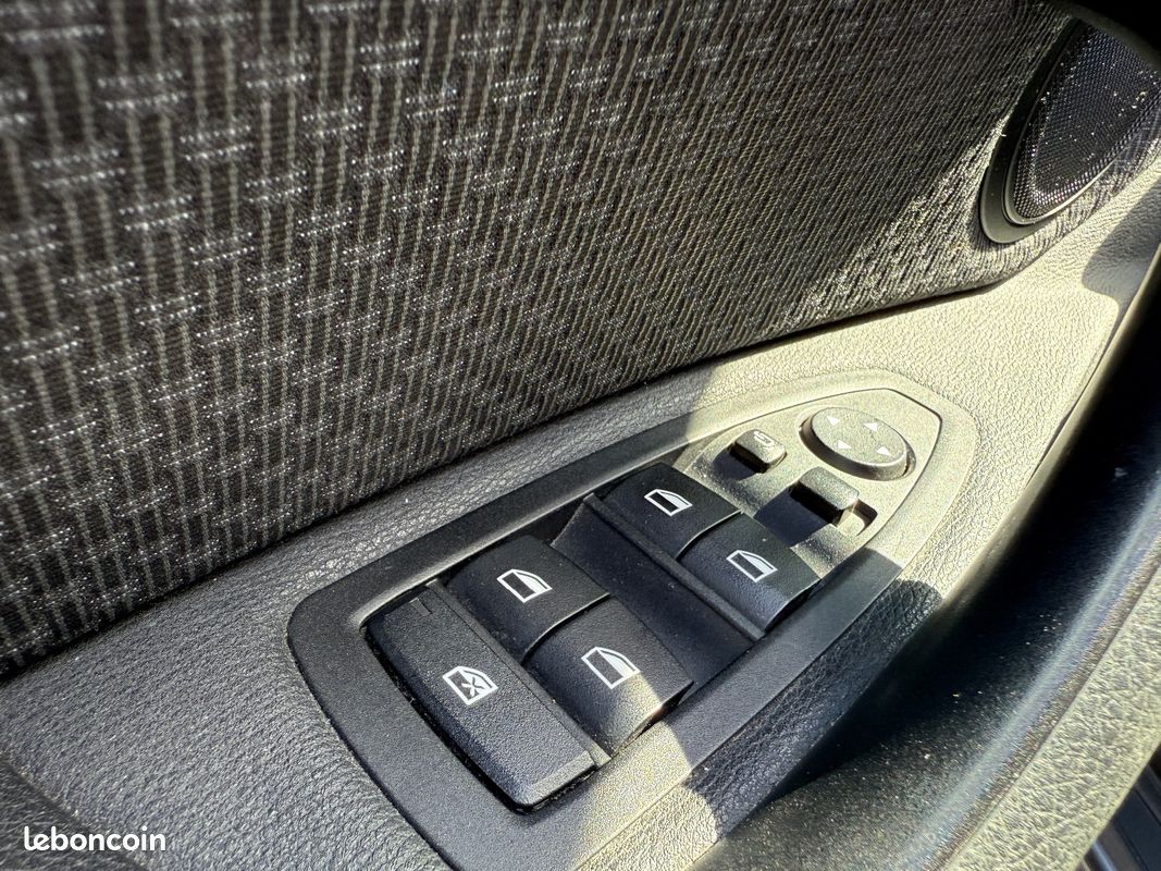 BMW X1 F48 xDrive 18d 150 ch BVA8 Lounge (image 24)