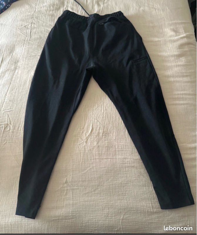 Vend pantalon Jordan (image 2)