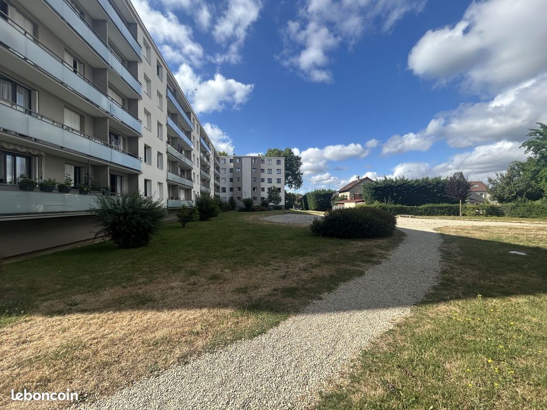 Appartement 4 pièces 68 m² · à Bois-d'Arcy · 68 m² · 188 000 €