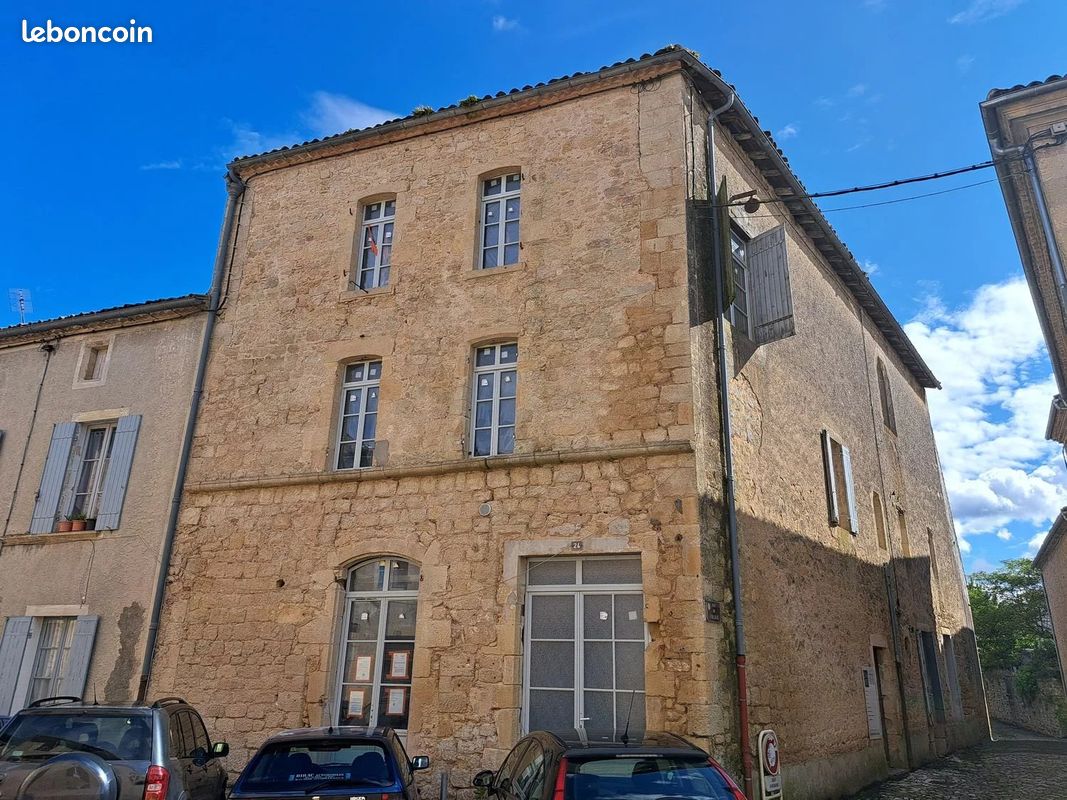 Maison 22 pièces 411 m² · à Saint-Macaire · 411 m² · 290 000 €