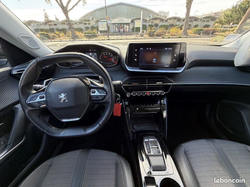 Peugeot 2008 1.5 BLUEHDI 130CH S&S ALLURE EAT8 (image 10)