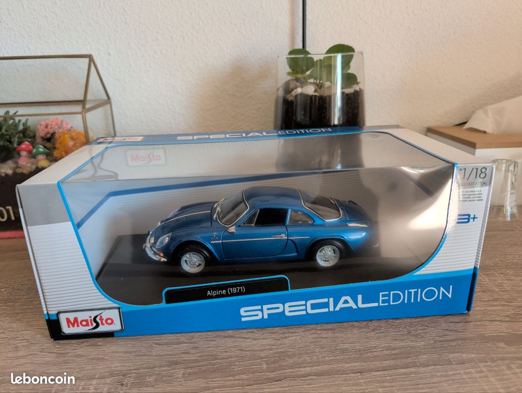 Alpine A110 1971 Burago Maisto 1/18 (image 1)