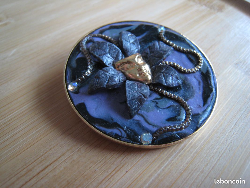 Broche Ancienne Fleur En Résine Transparente - Grande Taille Vintage à Nettoyer