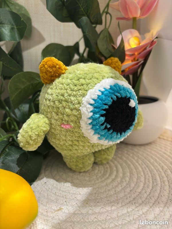 Très jolie peluche monstre au crochet (image 3)