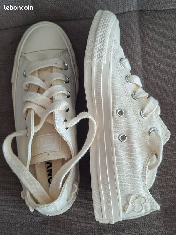 Chaussures converse all star fleur neuves 36 Chaussures