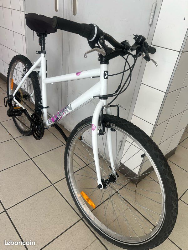 Vélo Btwin Rockrider 300 26 VTT B'twin ROCKRIDER 300 Taille S