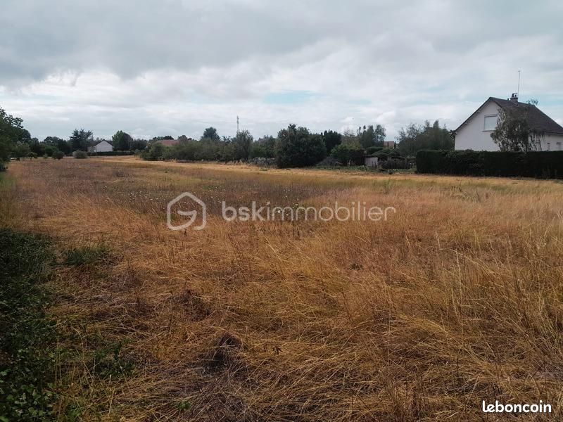 Terrain 4 078 m² Thesee (image 1)