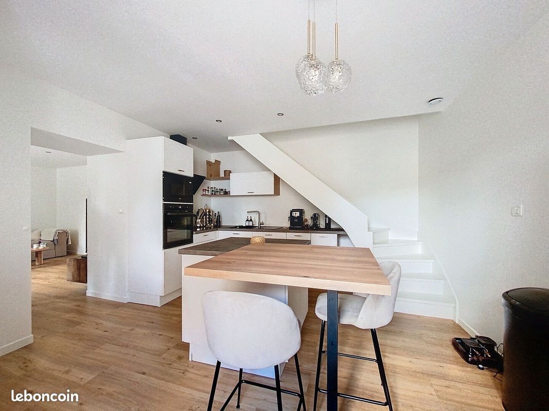 Maison 3 pièces 84 m² · à Verzé · 84 m² · 830 €/mois