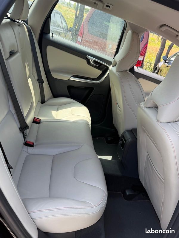 Volvo XC60 2.0 D 150 cv Ocean Race (image 6)