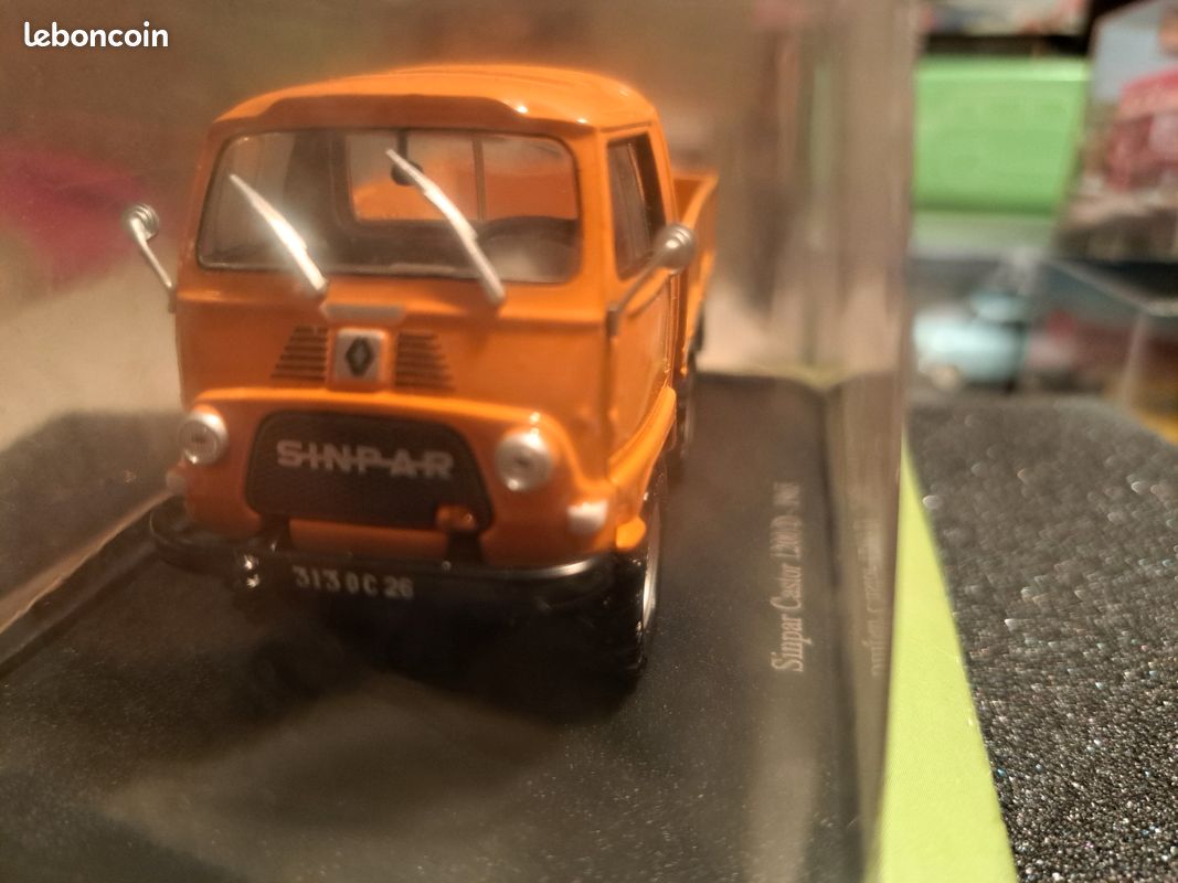 Estafette Renault Sinpar neuve 1/43ème (image 1)