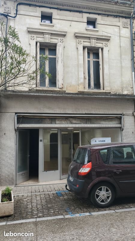 Immeuble 1 pièce 240 m² · à Castillon-la-Bataille · 240 m² · 125 000 €