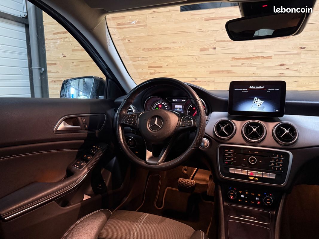 MERCEDES GLA 200 d 7-G DCT Sensation - Caméra - Hayon - Entretien Mercedes - Garantie 12 Mois (image 10)