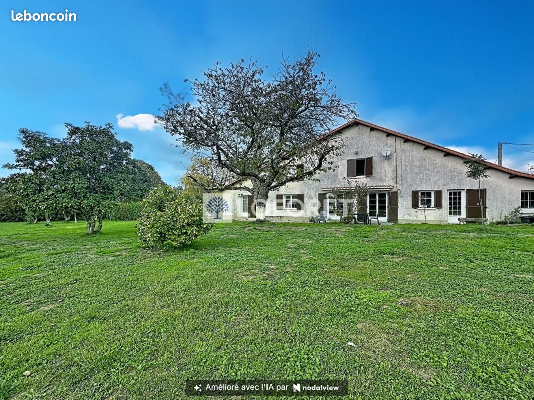 Maison 7 pièces 150 m² · à Pompaire · 150 m² · 167 000 €