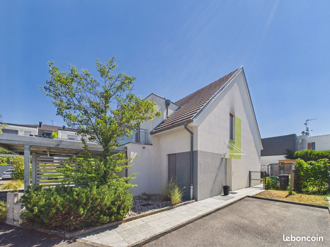 Maison 4 pièces 92 m² · à Rosenau · 92 m² · 349 000 €