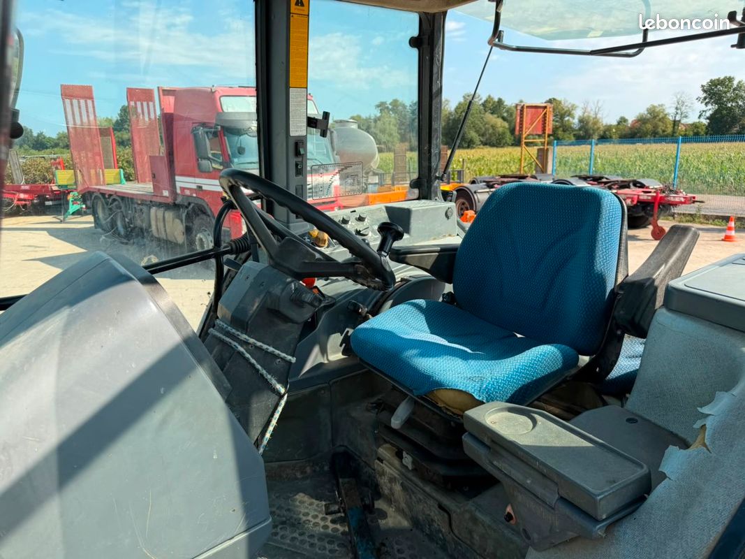 Ford 8240 (image 8)