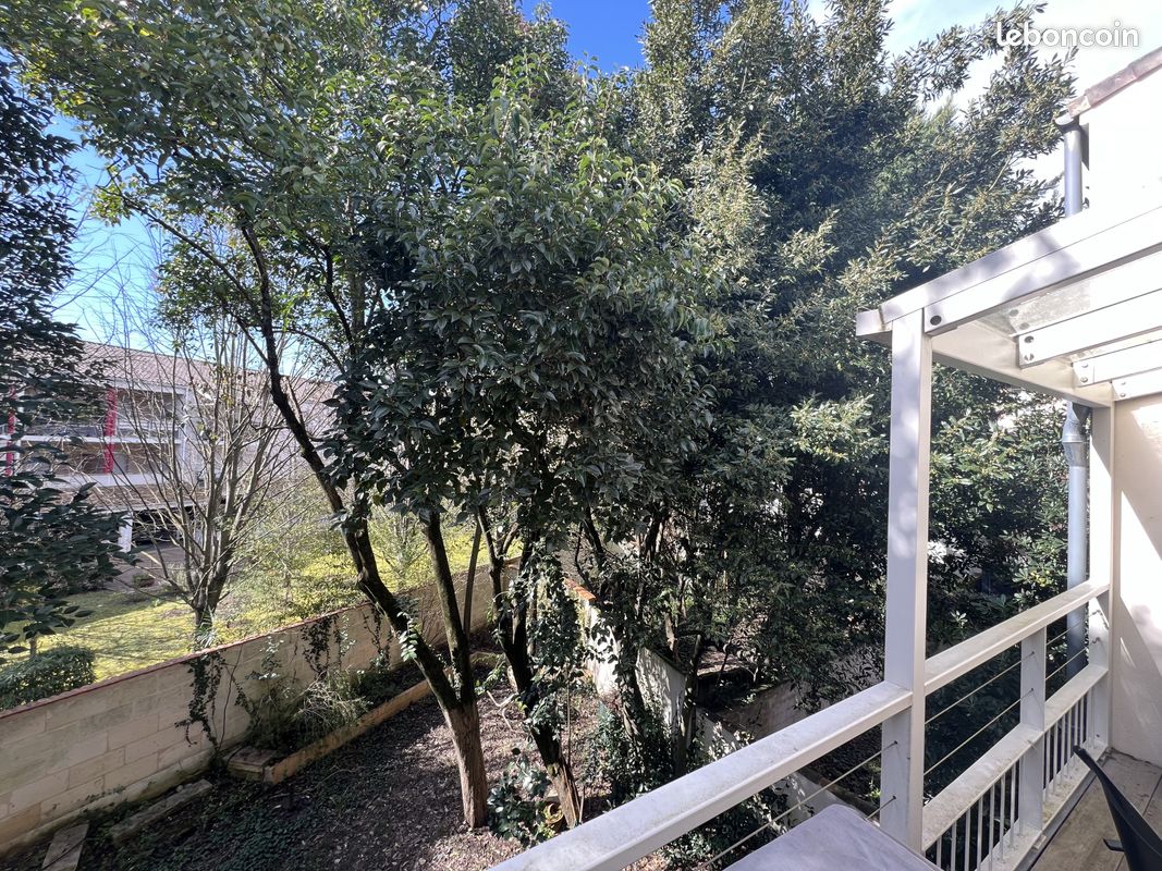 Appartement 3 pièces 102 m² · à Bordeaux · 102 m² · 1 897 €