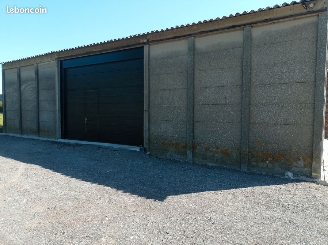 1 pièce 170 m² · à Lestrem · 170 m² · 950 €/mois