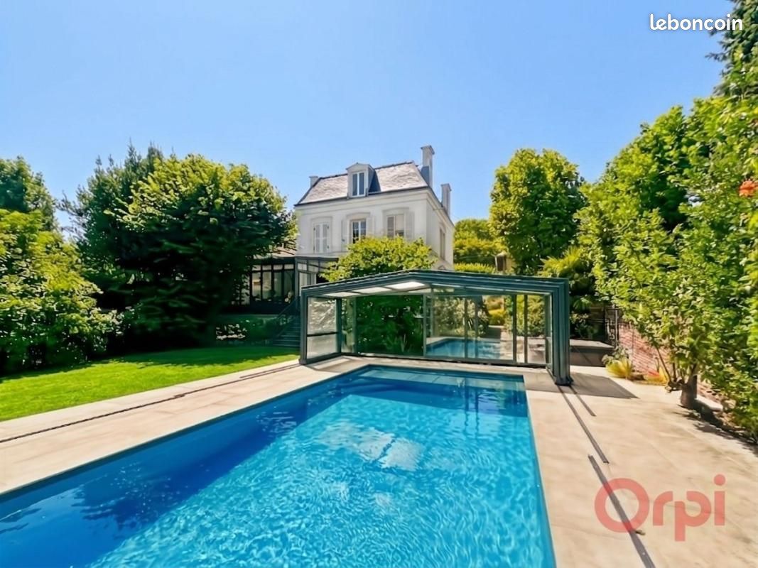 Maison 12 pièces 252 m² · à Sannois · 252 m² · 1 735 000 €