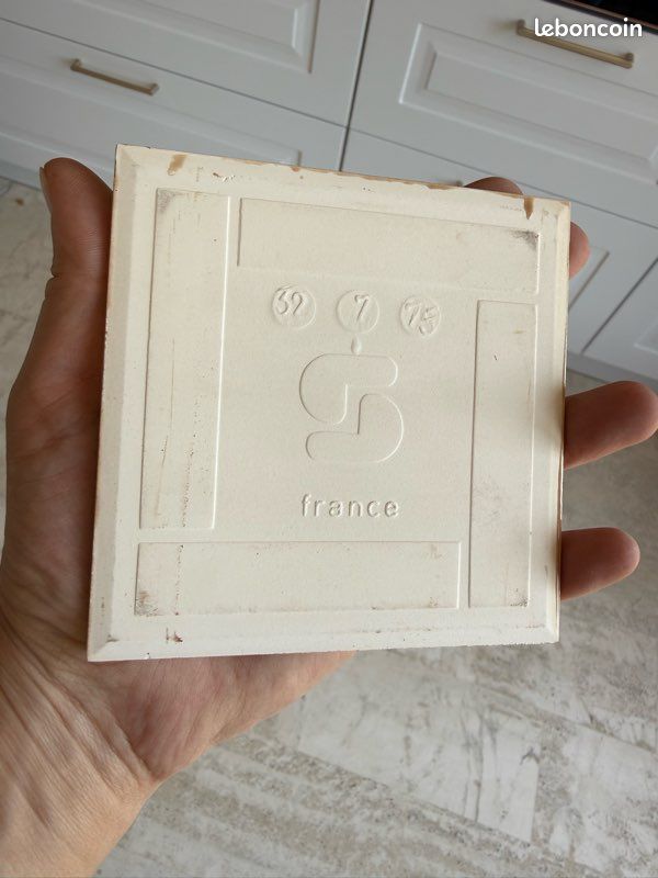 Lot de 167 carreaux céramique vintage années 70 caramel/moka relief brillant (image 4)