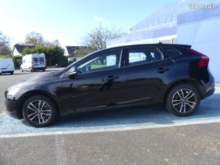 Volvo V40 D2 120CH MOMENTUM BUSINESS GEARTRONIC (image 2)