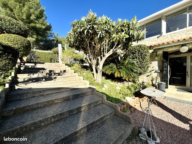 Maison 3 pièces 140 m²